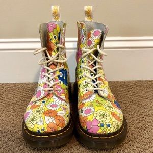 Dr. Martens Flower Power size 6 - Looking for!